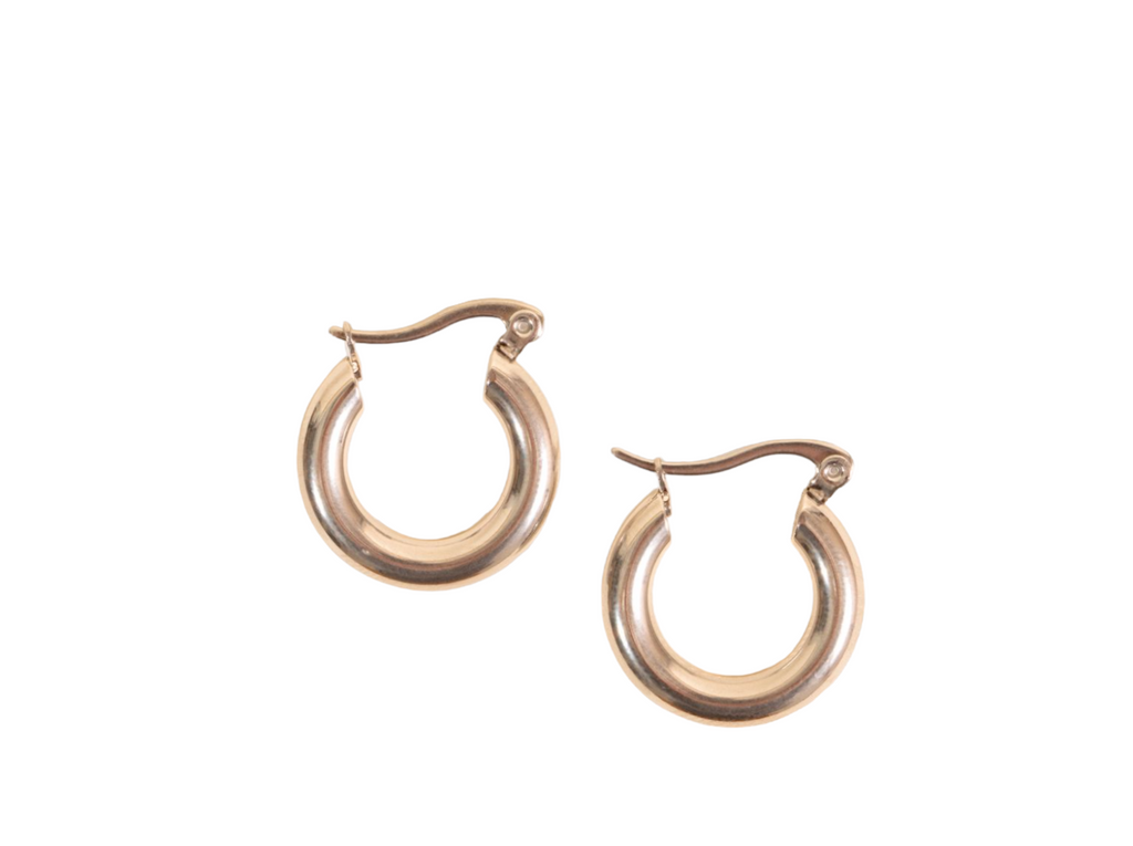 Sleek everyday silver hoop earrings, designed for effortless style and versatility, perfect for any occasion.